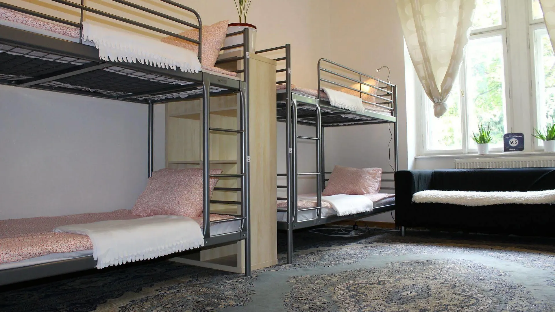 Prague Hostel Na Smetance
